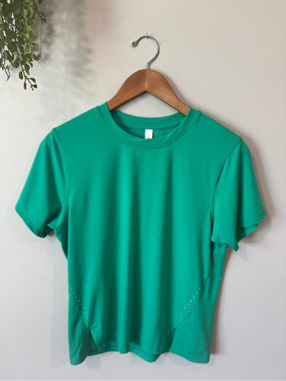 lululemon athletica Green Short Sleeve Tee